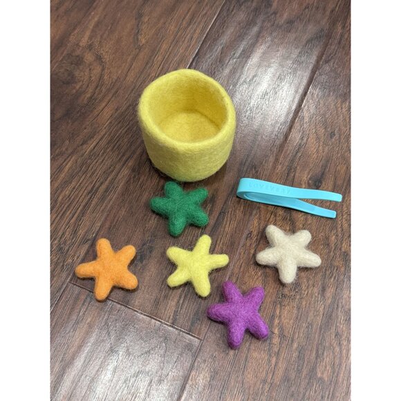 Lovevery Transfer Tweezers & Felt Stars The Companion Play Kit 22-24 Month EUC - Picture 1 of 5